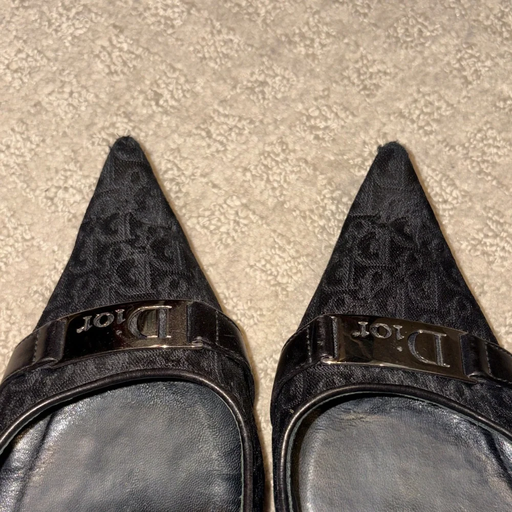 Dior Black Pointed-Toe Pumps with Logo Plaque - Picture 6 of 6